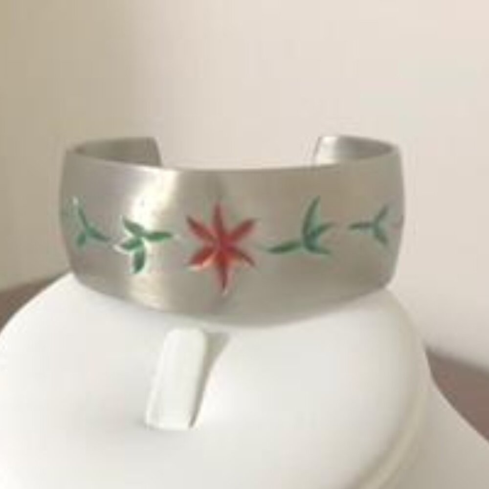 Pewter Silver Tone Floral Open Bracelet Pre-Owned